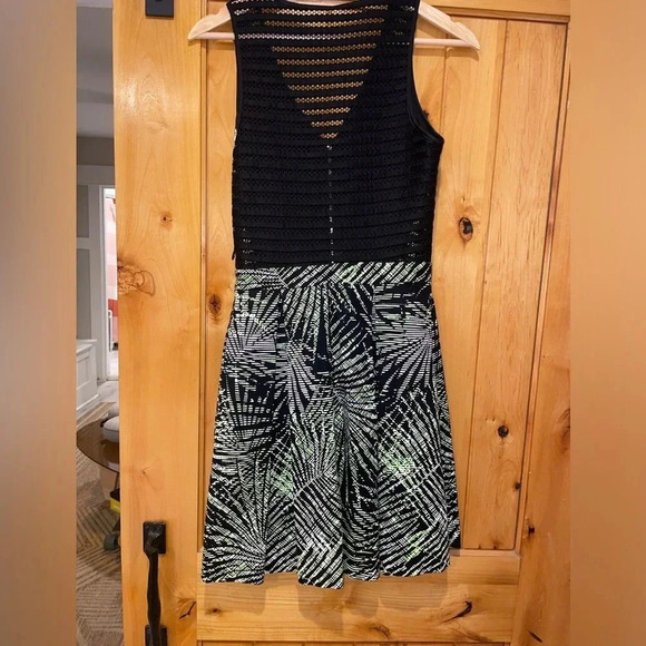 Guess Women's Palm Print A-Line Dress Multicolor Knee Length Casual size M - Picture 12 of 13